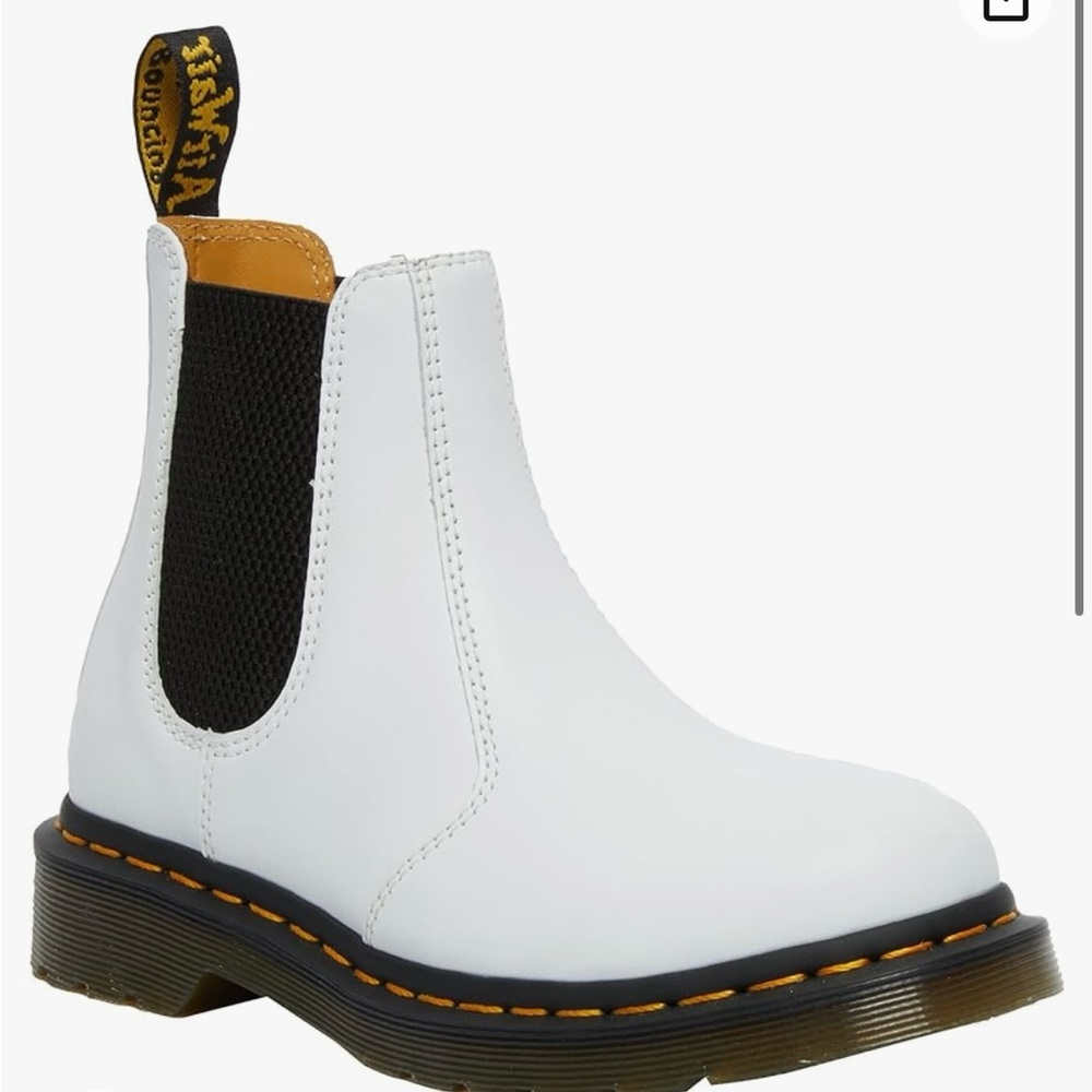 Doc Martens Women’s Chelsea Boots